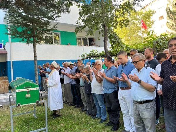 Ünlü Yönetmen Abdulkadir Ceylan Ede Eskişehir'de Son Yolculuğuna Uğurlandı