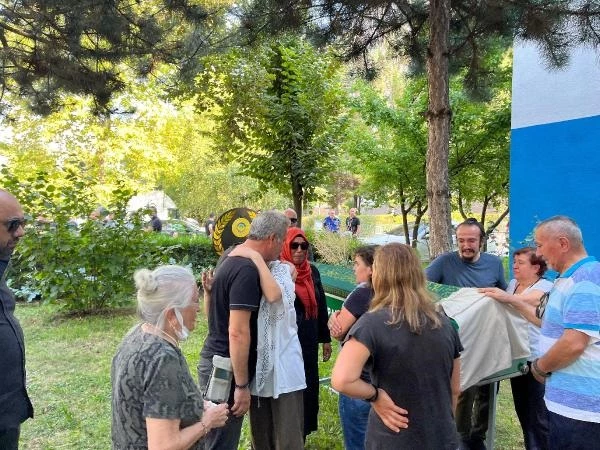 Ünlü Yönetmen Abdulkadir Ceylan Ede Eskişehir'de Son Yolculuğuna Uğurlandı