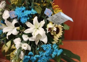 Şarkıcı Ömür Gedik anneanne oldu