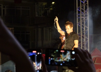 Şarkıcı Teoman basın mensuplarını alandan kovduğu iddiasına yanıt verdi