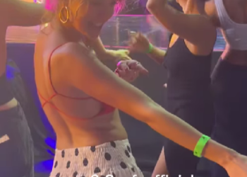 Şarkıyı duyunca kendini tutamadı! Melis Sezen'den konserde göbek şov