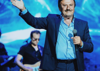 Selami Şahin çıplak sesle şarkı söyledi, kadın hayranları kendinden geçti