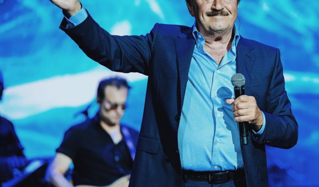 Selami Şahin çıplak sesle şarkı söyledi, kadın hayranları kendinden geçti