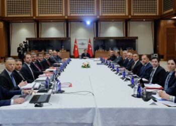 Son dakika... Saray'daki ekonomi zirvesinin ardından açıklama