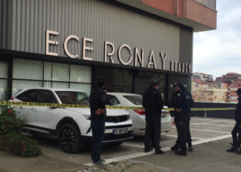 Sosyal medya fenomeni Ece Ronay'a ait güzellik merkezi kurşunlandı