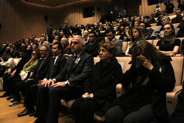 Tiyatrocu ve sinema sanatçısı Can Gürzap için tören düzenlendi! Dostları onu anlatırken gözyaşlarına boğuldu