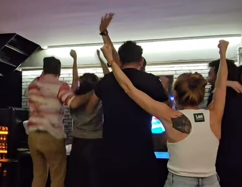 Ünlü isimler, Filenin Sultanlarının şampiyonluğunu kutlarken heyecandan yerinde duramadı