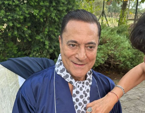 Ünlü şovmen Mehmet Ali Erbil yeni projesi için saçlarını boyattı