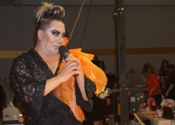 Valilik, milli değerlere aykırı bulduğu gerekçesiyle Murat Övüç'ün programını iptal etti