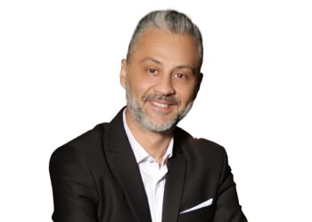 Ümit Öner Siyasete Atıldı