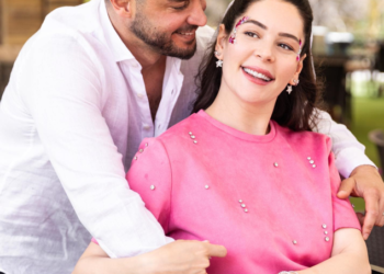 Yıldız Çağrı Atiksoy ve Berk Oktay’ın kızları dünyaya geldi