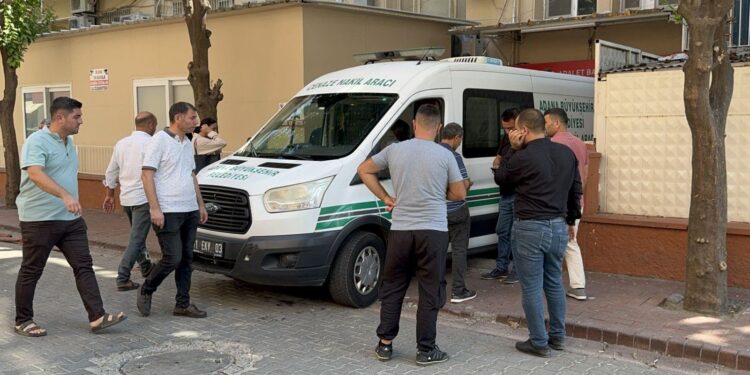 Adana’da su kuyusunda ölen 2 kişinin cesedi ailelerine teslim edildi
