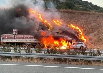 Balıkesir’de korkunç kaza: Alev topuna dönen araçtan yaralı kurtuldu