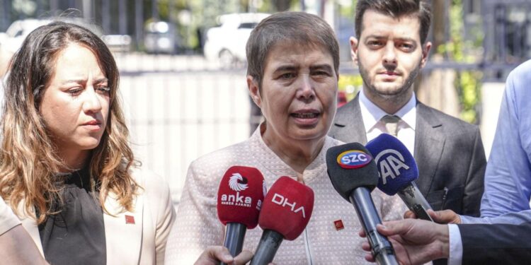 CHP’den “topuk kanı” kararını veren hakim hakkında suç duyurusu