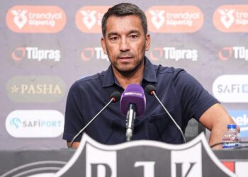 Giovanni van Bronckhorst’tan transfer yanıtı