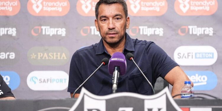 Giovanni van Bronckhorst’tan transfer yanıtı