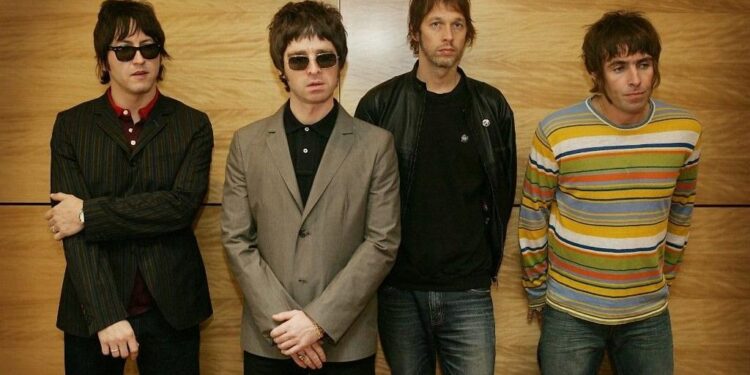 İngiliz rock grubu Oasis 15 yıl sonra yeniden bir arada! Dünya turnesine çıkacaklar