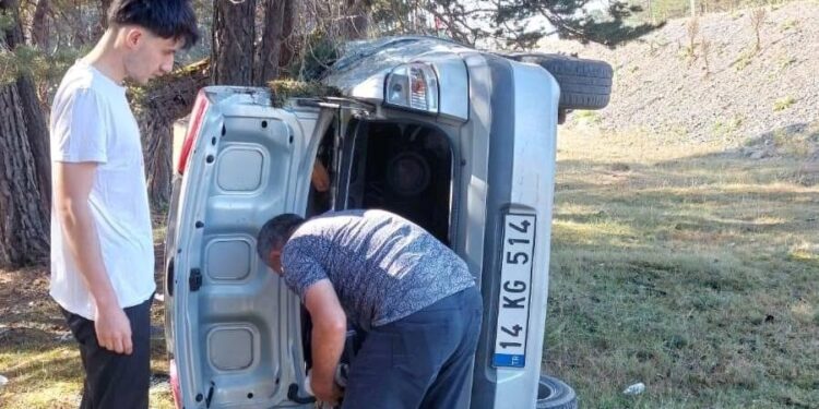 Otomobil yoldan çıkarak takla attı: 1 ölü, 2 yaralı