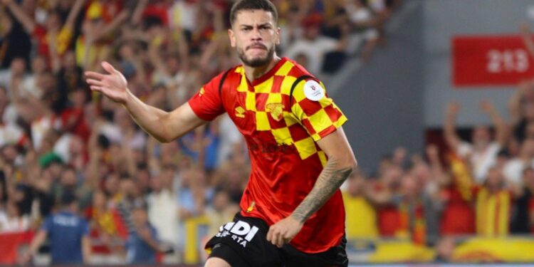 Romulo, performansıyla göz dolduruyor