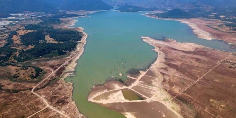 Su seviyesi daha da düşecek: Tahtalı Barajı alarm veriyor