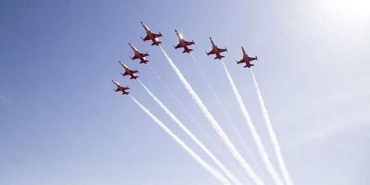 Valilikten yüksek ses uyarısı: Türk Yıldızları prova uçuşu yapacak