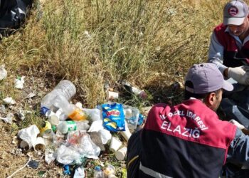 Ziyaretçi akınına uğruyor!15 günde 12 ton çöp toplandı