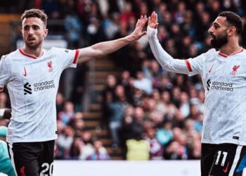 Liverpool zirveyi sevdi: Zorlu deplasmanda 3 puan