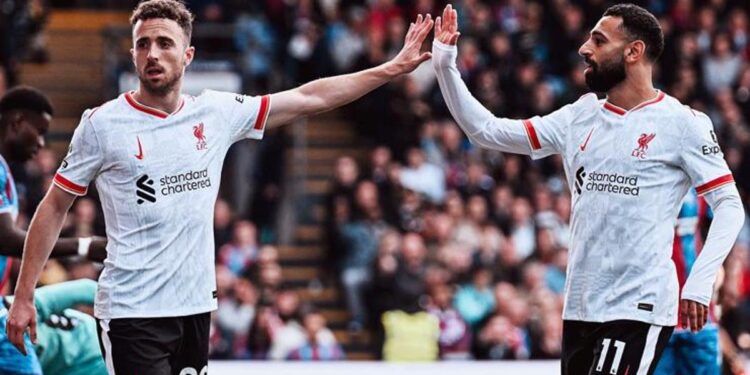 Liverpool zirveyi sevdi: Zorlu deplasmanda 3 puan