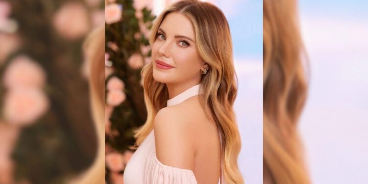 Eda Ece ve Buğrahan Tuncer Paris Tatilinde Aşk Dolu Anlar Yaşadı