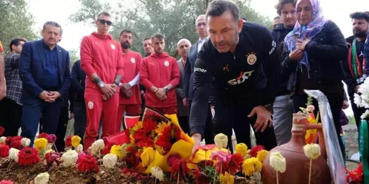 Galatasaray kafilesi maça giderken hayatını kaybeden Yiğit Kurt’u unutmadı