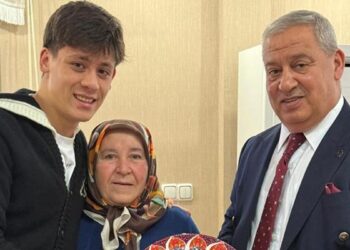 Arda Güler’den babaannesi ve dedesine ziyaret