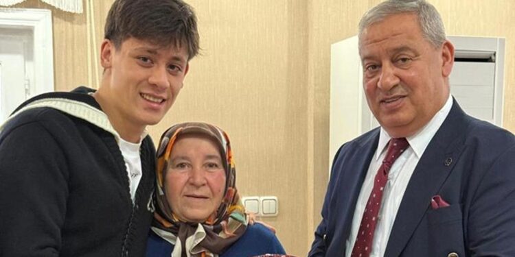 Arda Güler’den babaannesi ve dedesine ziyaret