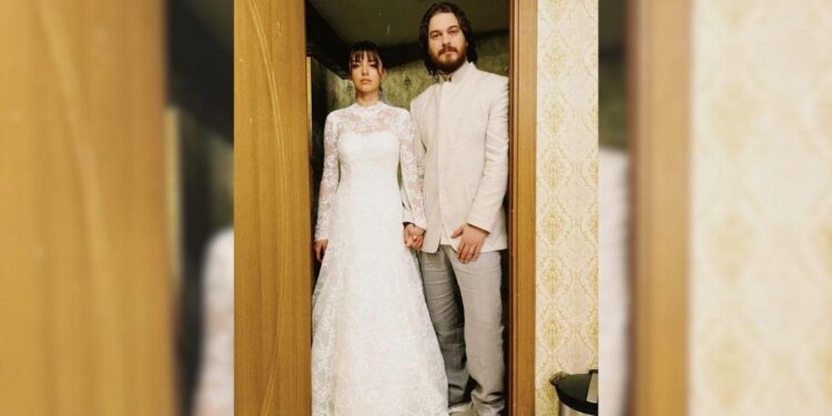 Çağatay Ulusoy ve Aslıhan Malbora’nın Aşkı Belgelendi!