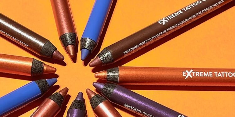 Far Paleti ve Göz Kalemiyle Göz Makyajının İncelikleri