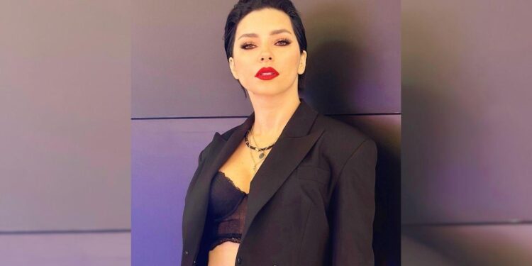 Merve Boluğur’dan Kırmızı Ruj Tutkusu: “Ne Olursa Olsun Sürülecek!”