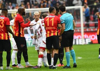 Trio’da Kayserispor – Galatasaray maçının tartışmalı pozisyonları değerlendirildi: Verilen penaltı kararı, golde ihlal şüphesi…