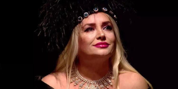 Banu Alkan Hastaneye Kaldırıldı! Beyin Kanaması mı Geçirdi?