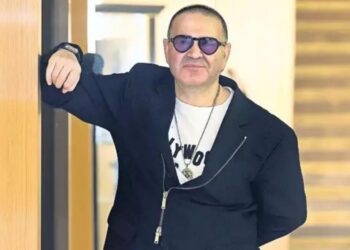 Şafak Sezer Tiyatroya Olan İlgisini ve Gelecek Planlarını Paylaştı