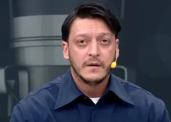 "Mesut Özil'in İsmail Kartal'ı tehdit ettiği video sahte"