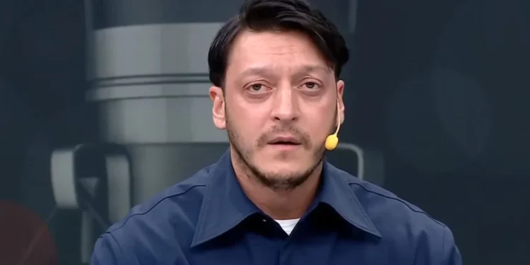 "Mesut Özil'in İsmail Kartal'ı tehdit ettiği video sahte"