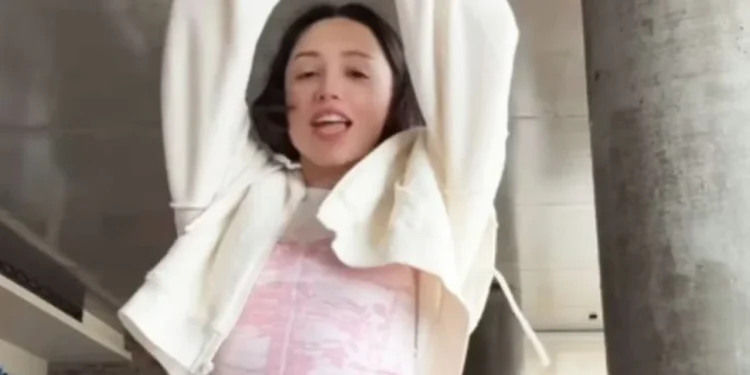 Zeynep Bastık’ın Dans Performansına Yorum Yağdı!