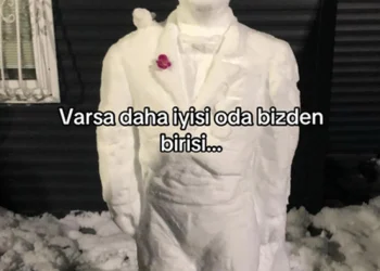 Ordu'da karla Atatürk heykeli yapıldı, dikkat çekti