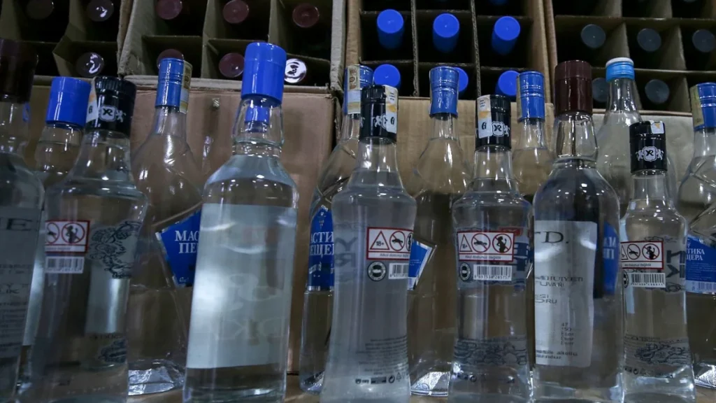 Adana'da 750 litre sahte içki ele geçirildi