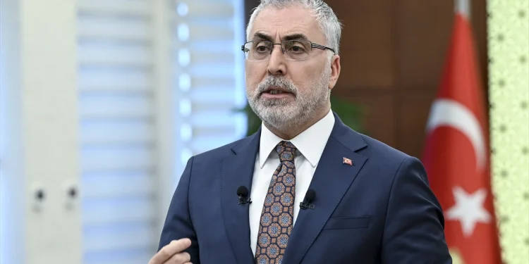 Vedat Işıkhan: İşsizlik Oranı 21 Aydır Tek Haneli