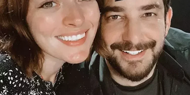 Ezgi Mola, Enis Arıkan ile dostluğuna dair açıklama yaptı