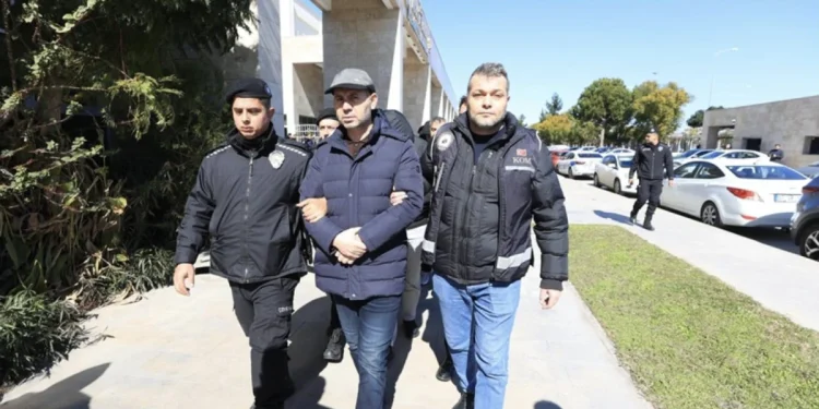 Antalya'da tutuklanan restoran sahibi FETÖ bağlantılı çıktı