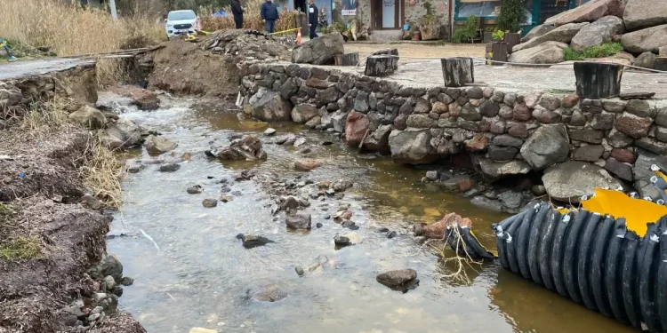 Ayvacık'ta Şiddetli Yağış Sonucu Köprü Yıkıldı