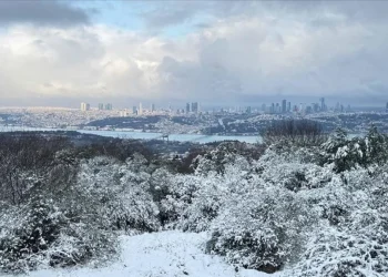 "Meteoroloji ve AKOM'dan Uyarı: Kar Anadolu Yakası'na İniyor"