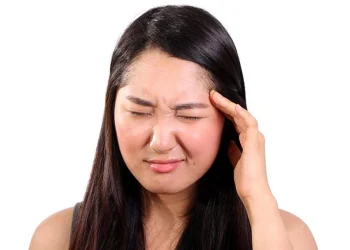 Baş Ağrısı Ciddi Sağlık Problemlerinin Habercisi Olabilir