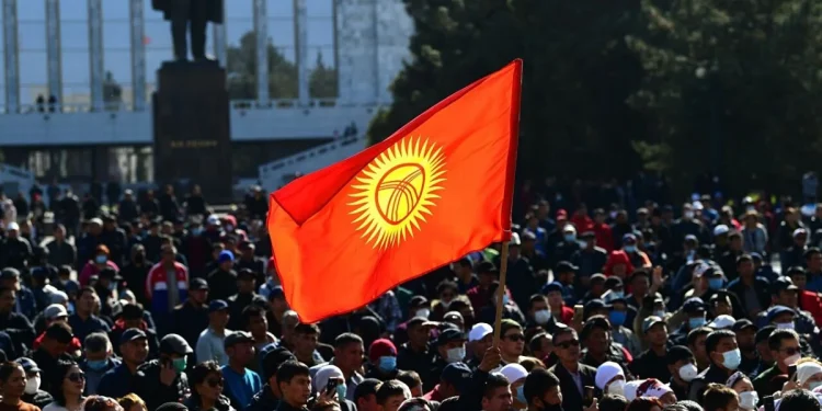 Kırgızistan'da 'kitlesel isyan planı' yapan gruba operasyon: Silah ve mühimmat ele geçirildi